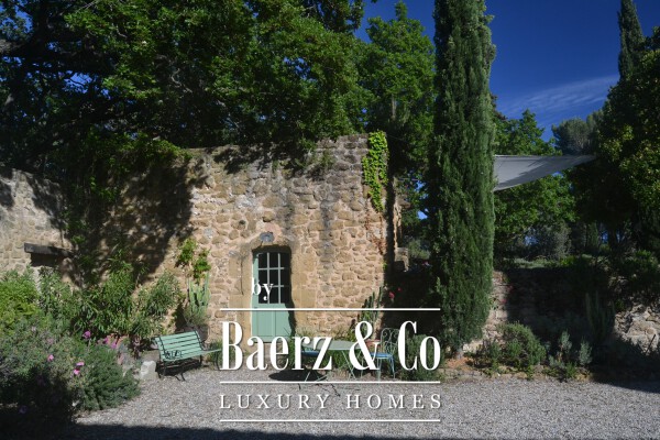 photo 19 Historic manor house overlooking Mont Ventoux