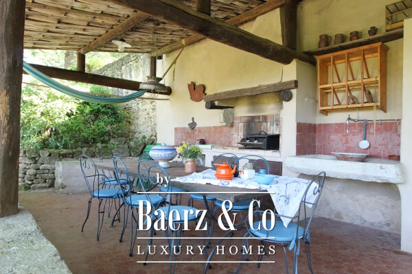 photo 27 Historic manor house overlooking Mont Ventoux