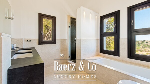 photo 46 Villa - Marbella East - Ref: 8014