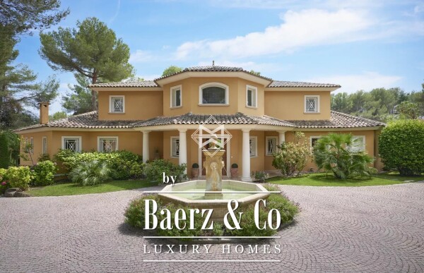 photo 2 Magnificent property - Private domain