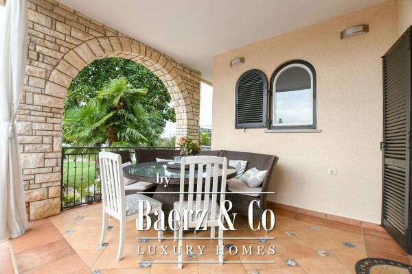 photo 12 Istria, Umag, beautiful house with pool, first row to the sea, NKP 430m2
