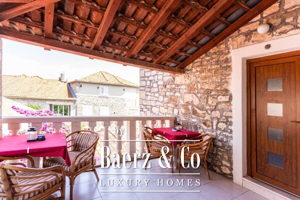 photo 4 The island of Brač, a stone house with a restaurant in a prime location