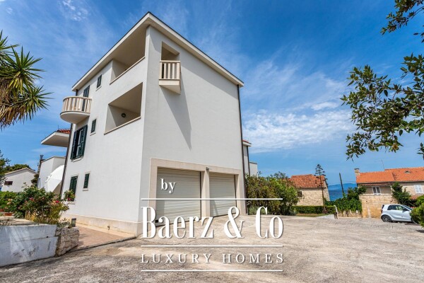 photo 6 Brac, beautiful villa with a large garden 20 m from the sea