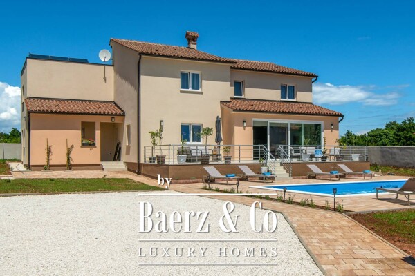 photo 3 Barban, two beautiful houses, with a large pool on a spacious plot of land