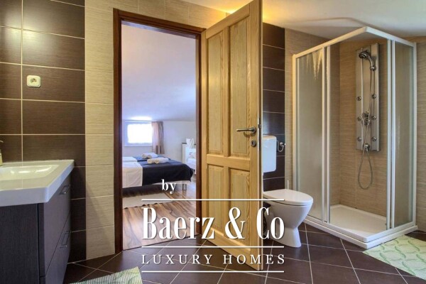 photo 3 Medulin, large detached house NKP 360 m2 with swimming pool