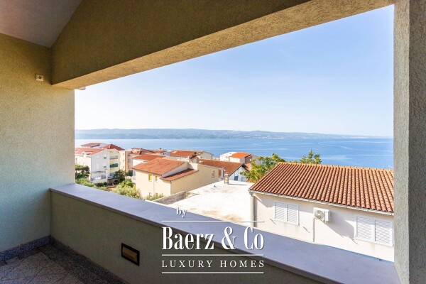 photo 22 Omiš, apartment house near the beach