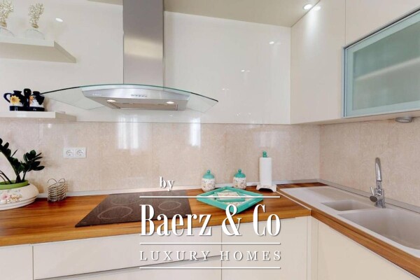 photo 17 Jelsa, a unique house right on the waterfront