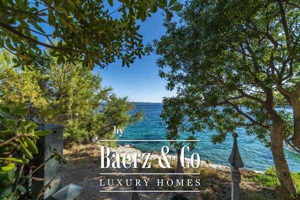 photo 126 Split, Čiovo, modern villa/boutique hotel with 8 apartments, first row to the sea