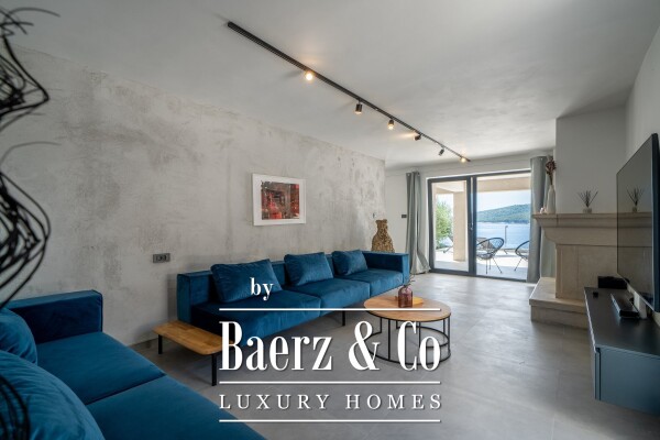 photo 14 Brač, villa in a beautiful position, 1st row by the sea