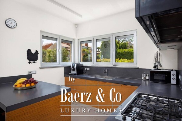 photo 6 Istria, Banjole, beautiful villa NKP 277 m2 on a large garden, 300 m from the sea