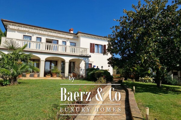 photo 1 Umag, villa first row to the sea