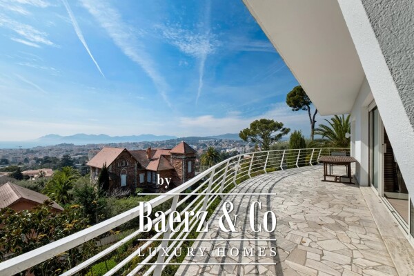 photo 10 AMAZING CALIFORNIAN STYLE VILLA WITH SEA VIEW