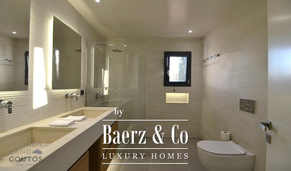 photo 11 Villa Aerial