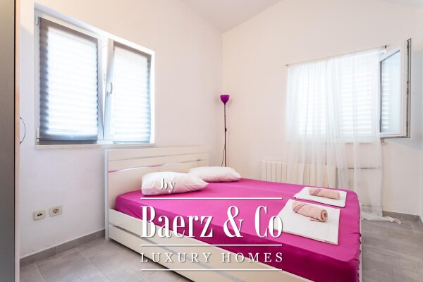 photo 12 Drašnice, a beautiful apartment house, second row from the sea