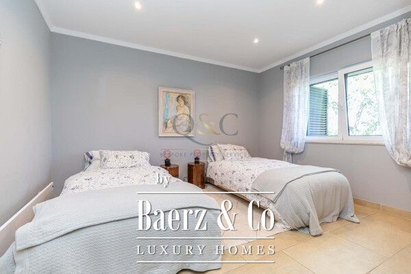 photo 10 Beautiful luxury home in Santa Bárbara de Nexe, Countryside