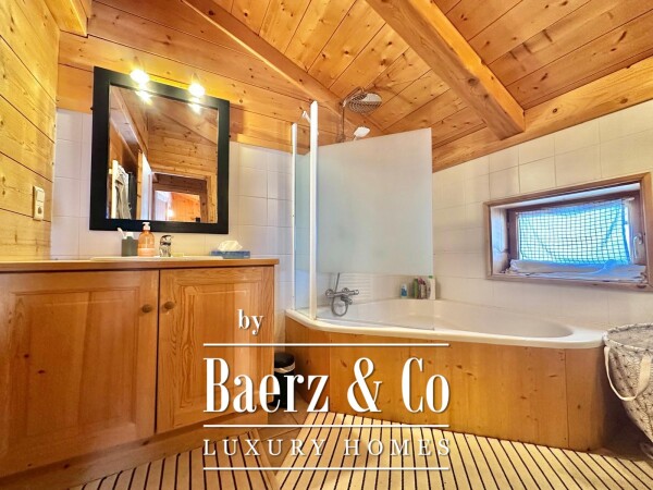 photo 8 4 BEDROOM APARTMENT- ON THE SLOPES