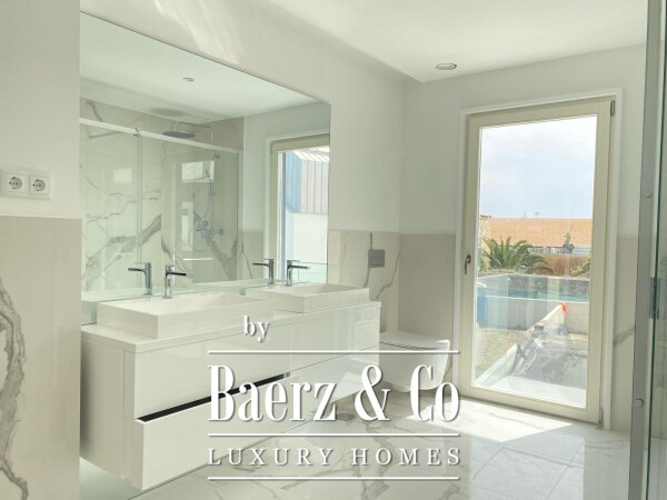 photo 16 Luxury 3 Bedroom Villa in the Historic Area of Leça da Palmeira