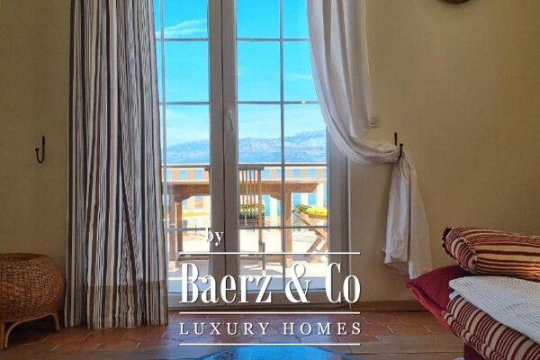 photo 17 Brač, Supetar, a house with a total area of 372 m² located on a plot of 411 m².