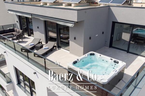 photo 8 Omiš, elegant villa with three apartments and open sea view