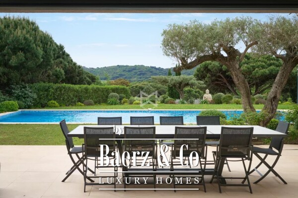 photo 2 Ramatuelle – Exceptional Property with Sea View and Landscaped Grounds