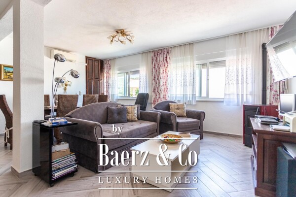 photo 11 Vis,  Attractive House with 311 m² of Living Space on a 2,027 m² Plot