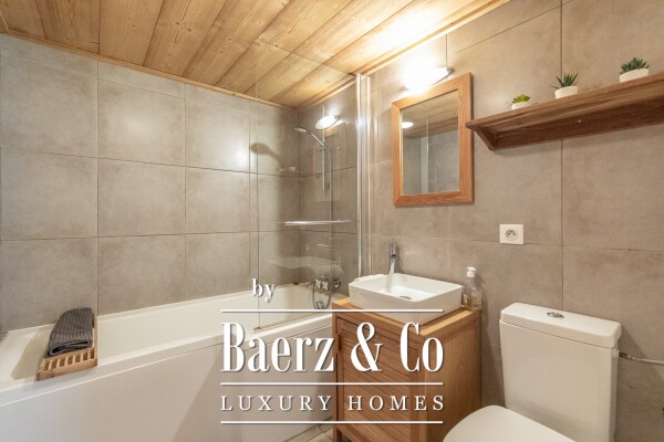 photo 16 AUTHENTIC 4-BEDROOM CHALET - CLOSE TO SKI LIFTS