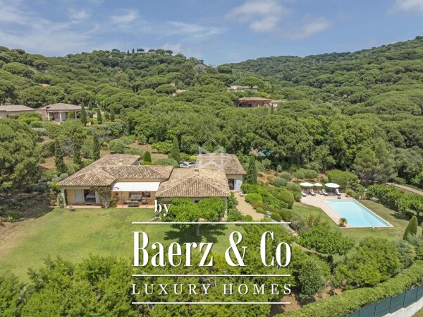 photo 4 Gigaro Beach on foot – elegant Provençal villa