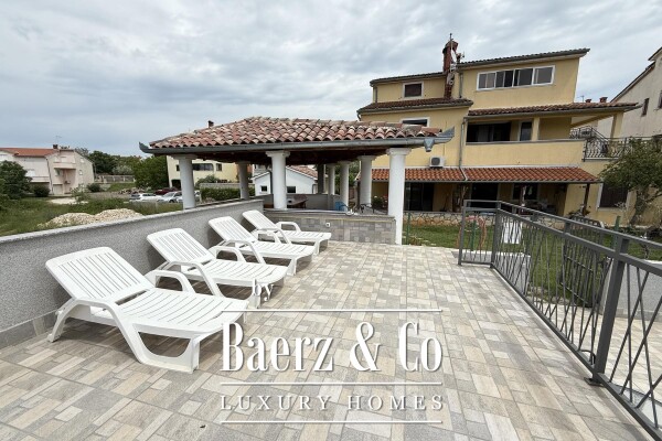 photo 6 Pula, Veli Vrh - spacious house with five residential units,22m2 swimming pool,garage-quiet location