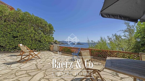 photo 8 Waterfont villa to renovate