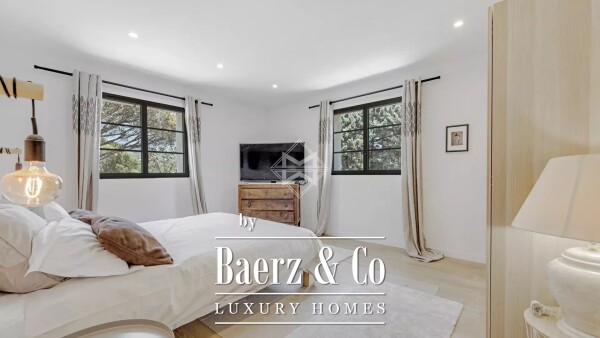 photo 17 Charming Villa in a Private Estate