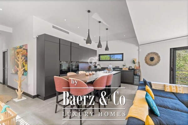 photo 7 Contemporary Brand new villa