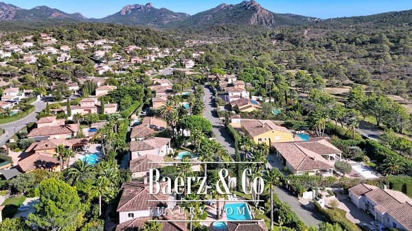 photo 6 PRESTIGIOUS VILLA IN VALESCURE