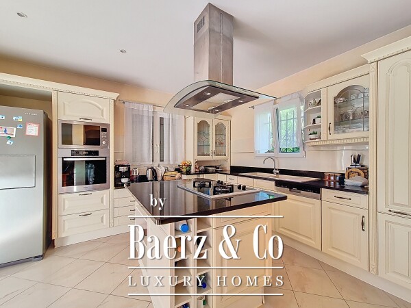 photo 10 PRESTIGIOUS VILLA IN VALESCURE