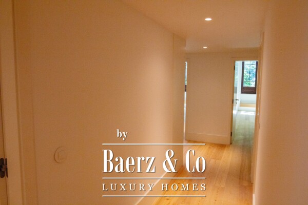 photo 13 A beautiful  three bedroom  with views of Bolhão Market