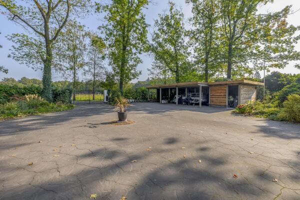 photo 8 Hoevensestraat 10