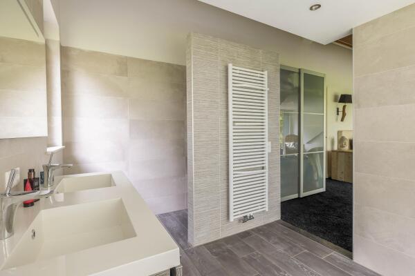 photo 34 Hoevensestraat 10