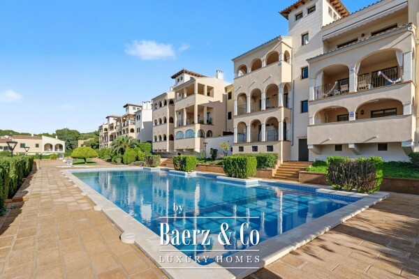 photo 1 Singular house with open sea views and private rooftop