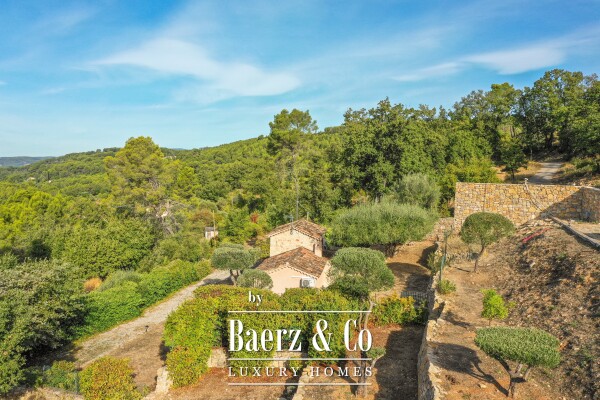 photo 15 Luxury 7-Bedroom Villa for Sale in Draguignan – 263 sqm with Garden, Swimming Pool, Garage & Guest House