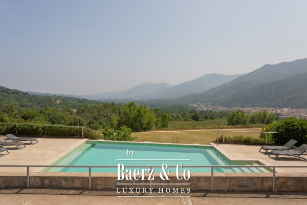 photo 23 Exceptional 18th century masia with tourist licence.