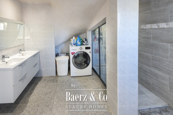 photo 25 Fréjus – Stunning 172 m² Villa for Sale 4 Bedrooms | Pool & Jacuzzi | Secure Private Estate