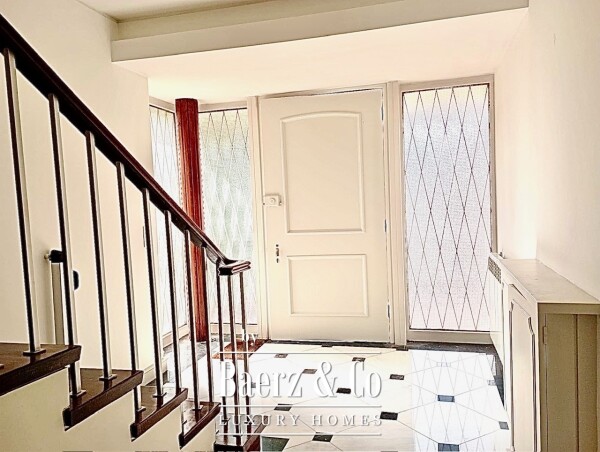 photo 3 Villa with garden