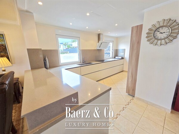 photo 7 Exclusive villa situated in prestigious residential area Tenerife
