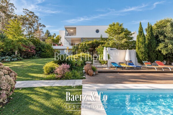 photo 1 Beautiful luxury home in Rio de Mouro, Albarraque