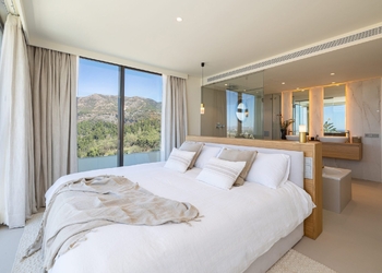 Luxury Sky Villa with Panoramic Sea Views