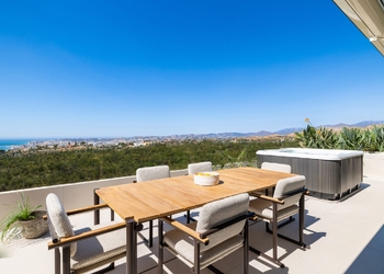 Bright Apartment with Private Terrace